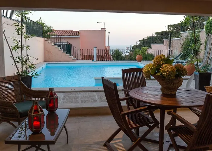 Com Piscina Cruz Quebrada